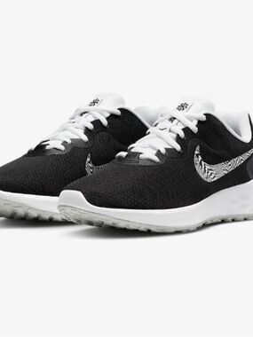 Nike Revolution 6 Premium Women's  Running Shoes 7.5 blck white zebra print